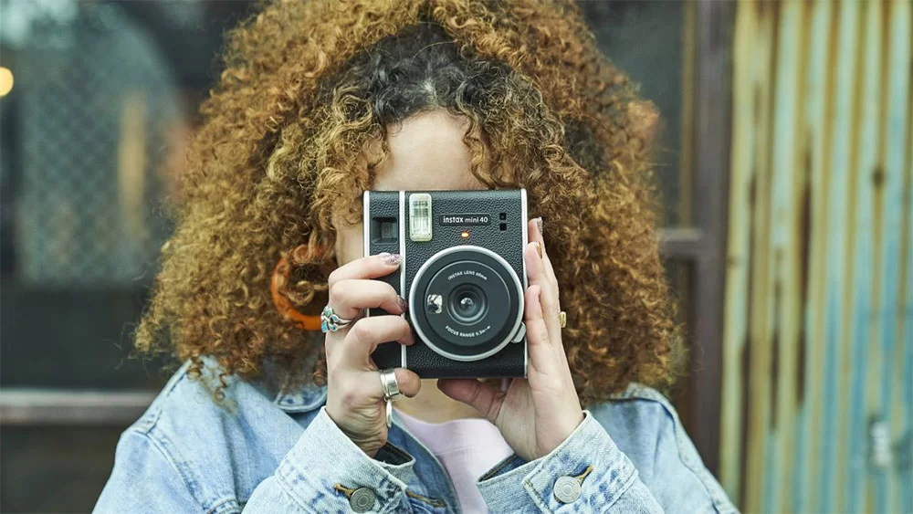 https://media.htttek.com/content_hopthanhthinh/images/10-10-24/Instax-Mini-40-4.jpeg