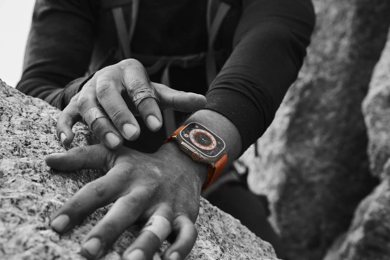 HTT -Apple Watch Ultra 49MM (4G) - Viền Titan Dây Vải Cỡ Trung | Chính Hãng