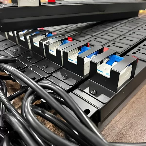 Thanh nguồn PDU thông minh - Hợp Thành Thịnh
