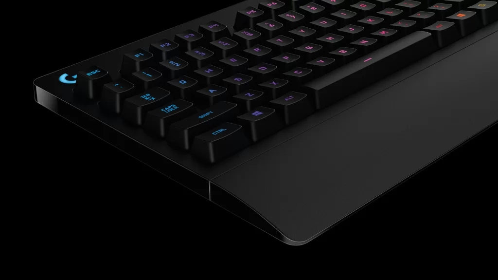 Phần kê tay có thể điều chỉnh của Bàn phím cơ Logitech G213 Prodigy RGB Gaming