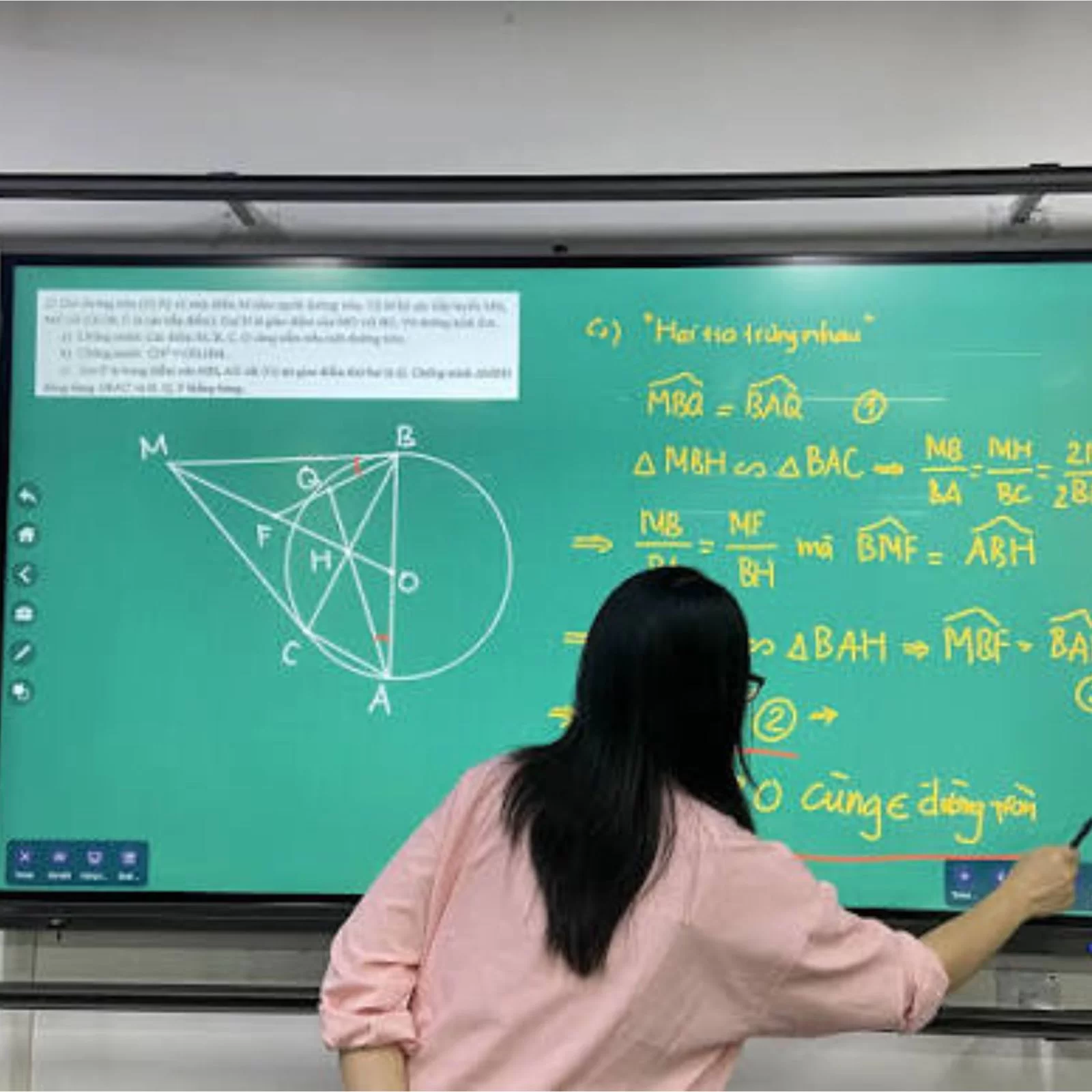 Hệ thống màn hiện đại - HTT