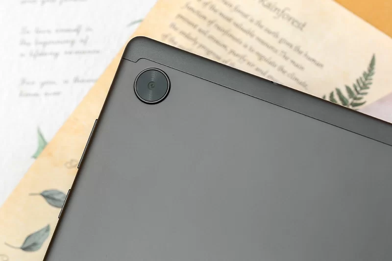Lenovo Tab M10 - FHD Plus | Camera sau có độ phân giải 8 MP và camera trước 5 MP