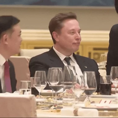 Xiaomi 17 Pro và khoảnh khắc selfie gây bão giữa Lôi Quân cùng Elon Musk: Khi hai 'gã khổng lồ' công nghệ hội ngộ