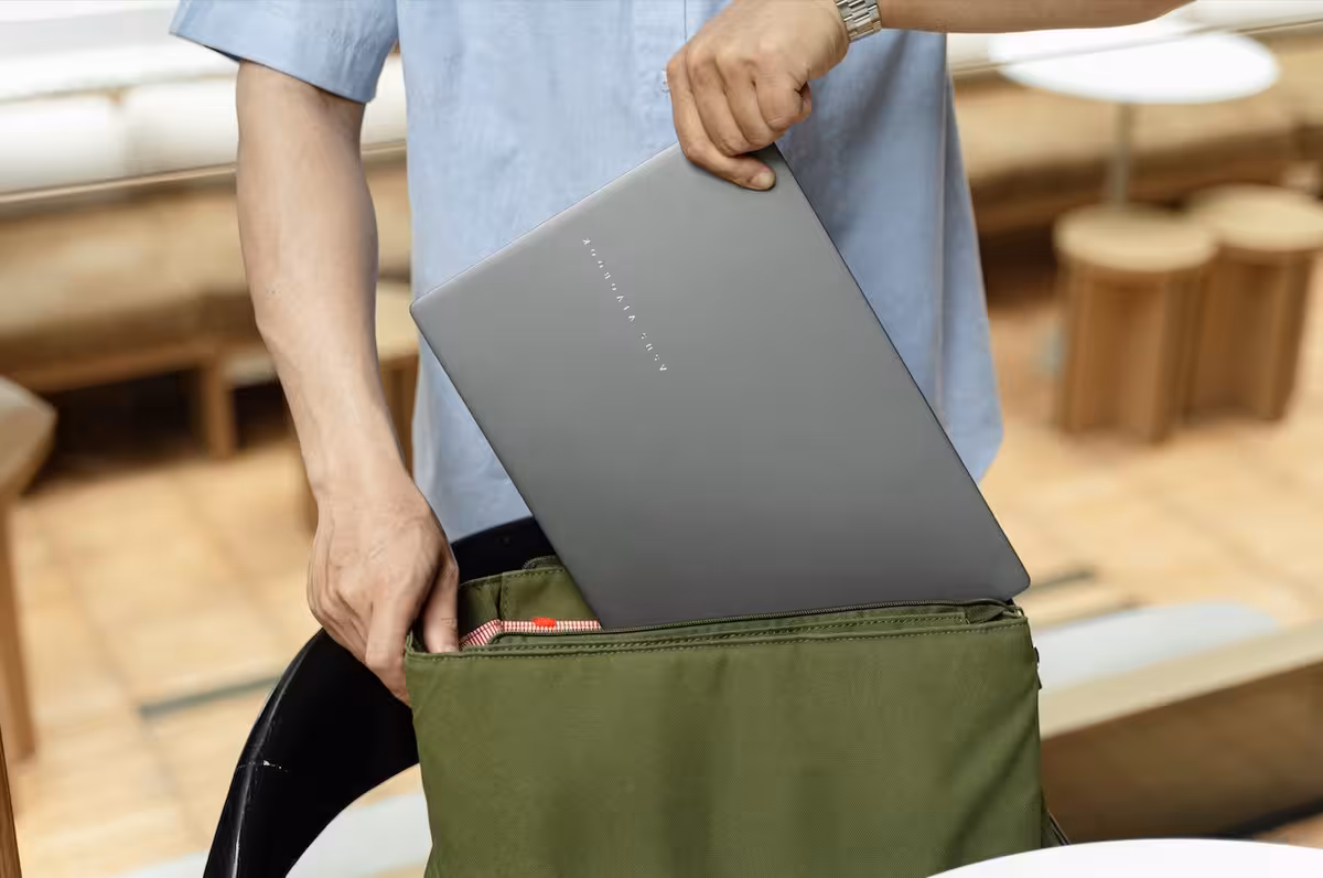 Bí quyết chọn laptop bền bỉ cho sinh viên trong mùa tựu trường