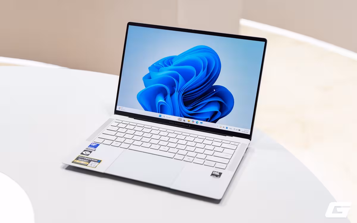 Đánh giá ASUS ExpertBook Ultra: Laptop doanh nhân AI siêu nhẹ dưới 1kg