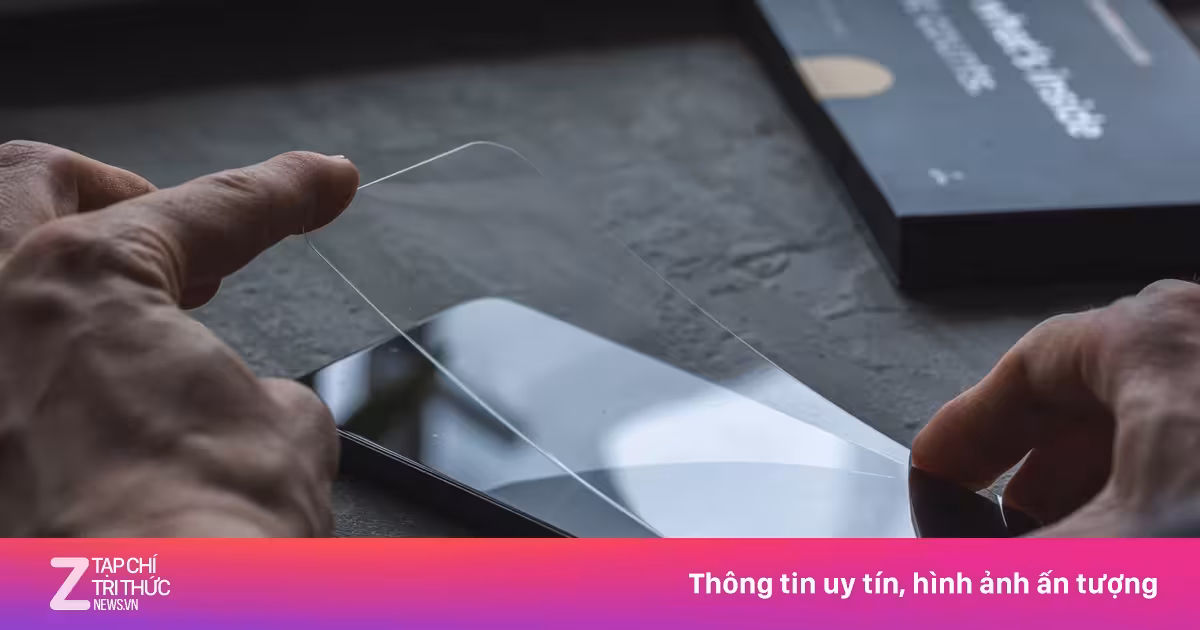 Sai lầm khi chọn miếng dán màn hình điện thoại: Nhựa hay Kính cường lực?